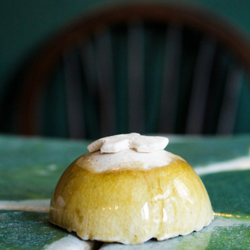 Petit bol en porcelaine de Pierre Auriol - Jaune topaze - Thé-ritoires - Paris