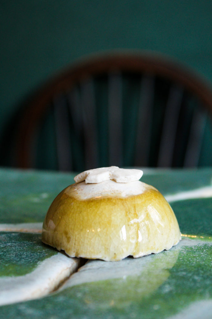 Petit bol en porcelaine de Pierre Auriol - Jaune topaze - Thé-ritoires - Paris